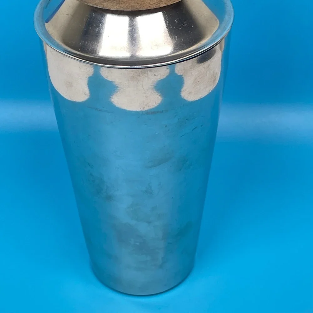 Tommy Bahama Cocktail Shaker Silver Brown Wood Stainless Steel Barware Coastal